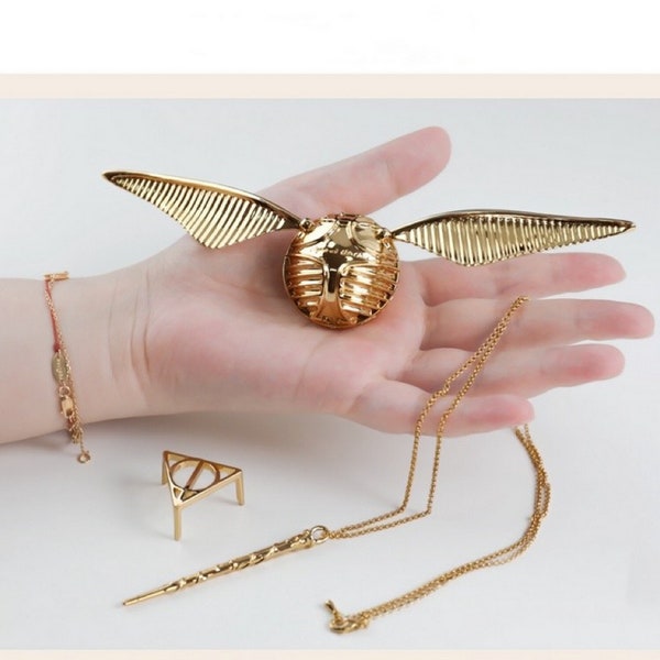 Enchanting Golden Snitch Ring Box with Detachable Wings - Perfect for Proposals and Wedding Rings