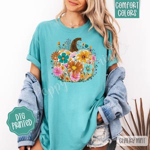 Floral Pumpkin Shirt Comfort Colors, Trendy Autumn Tshirt, Fall Womenswear Oversized Crewneck, Women&#39;s Fall Pumpkin Shirt, Trendy Fall Tee