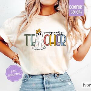 Gruseliges Lehrer Shirt Komfortfarben, süßes Geist-Halloween-Shirt, Oktober Vibes Shirt für Frauen übergroßes Rundhals-T-Shirt, Geschenk für Lehrer