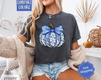 Blue Floral Pumpkin Shirt Comfort Colors, Womens Fall Pumpkin Shirt, Womenswear Oversized Crewneck, Fall Tee, Autumn Tshirt, Cute Fall Shirt
