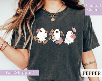 Retro Halloween Floral Ghost Shirt, Сute Ghost Shirt, Floral Ghost Tshirt for her, Retro Ghost Tee, Trendy Ghost Halloween Shirt with Ghost
