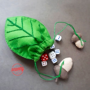 Tutoriel sur un sac de dés en forme de feuille - Pochette avec cordon de serrage - Sac en feutre cousu main Goblincore avec champignons - Tutoriel bricolage