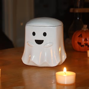 Happy Ghost Deck and Dice Box - Halloween Deck and Dice Box TKGs und TTRPGs - Passend für 100 Double-Sleeved Karten