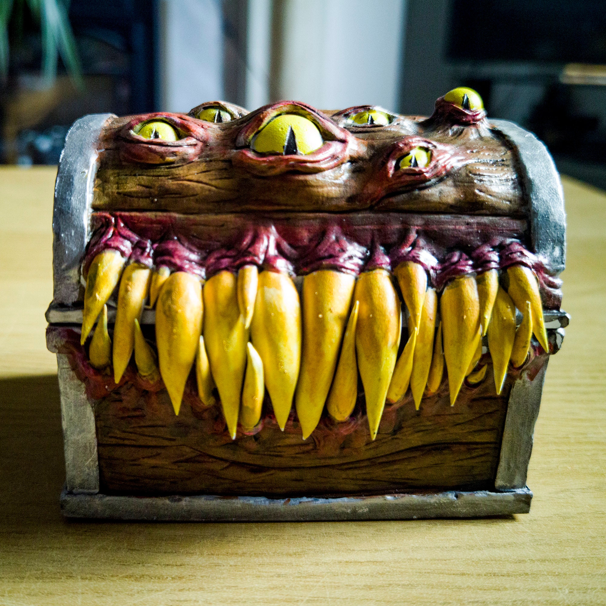 Boîte à dés imitant / porte-dés pour D&D - donjons et dragons imitent un coffre à dés pour DnD, Pathfinder et TTRPG, plusieurs tailles !
