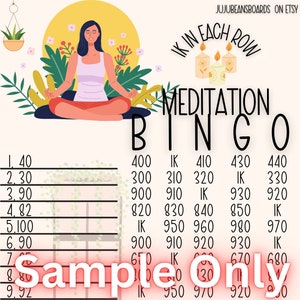 Puede incluir: Una tarjeta de bingo de meditación con una ilustración de dibujos animados de una persona meditando. La tarjeta tiene números del 40 al 980, con la palabra "IK" apareciendo en varias casillas. El texto "IK IN EACH ROW" aparece en la parte superior de la tarjeta.