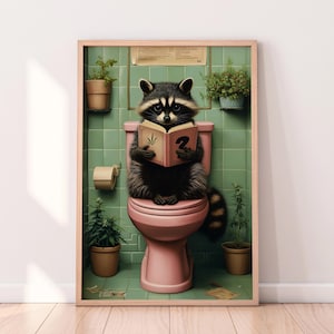 Arte divertido de baño con mapaches: impresión de baño de estilo vintage peculiar, decoración de inodoro divertida, ilustración de animales del bosque leyendo