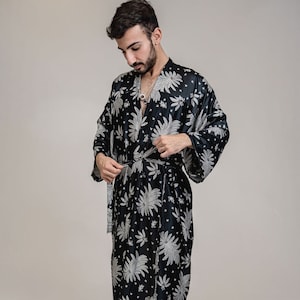 父の日ギフト メンズ ブラック ホワイト 花柄 シルク ロング 着物ローブ フロア丈 パジャマ カーディガン フェスティバル ダスター ラウンジウェア 高級ナイトウェア