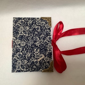 Handmade Floral Fabric Notebook: A6 Vintage Style Journal