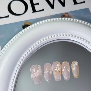 Uñas postizas con purpurina y flores rosas con copos dorados/Uñas acrílicas con flores/Uñas Kpop/Uñas primaverales/Uñas Y2k n.° 088