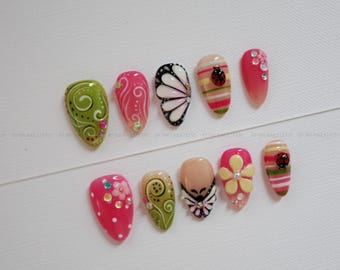 Vlinder lieveheersbeestje plaknagels | Roze en groene bloemen, Fairycore, 3D bloem, handgemaakt en speels