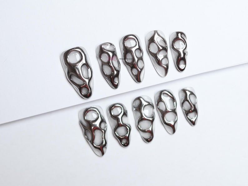 Unhas Postiças Prateadas com Efeito Metalizado Líquido/Unhas Góticas/Unhas Cromadas/Unhas Postiças de Luxo/Unhas Y2K/Unhas Abstratas/Unhas de Aniversário #274 imagem 1