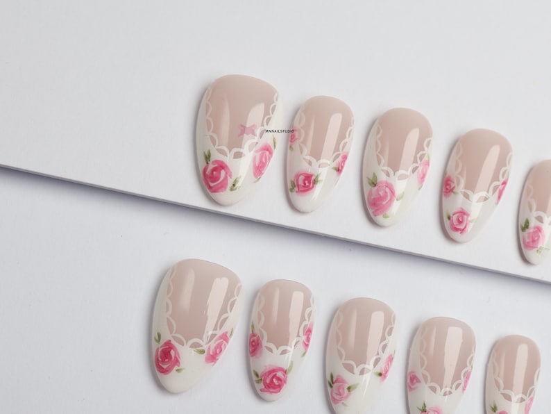 Uñas postizas con diseño de rosas y encaje, uñas florales, uñas de gel 3D, uñas postizas de lujo, uñas Y2K, uñas abstractas, uñas kawaii n.° 284 imagen 2