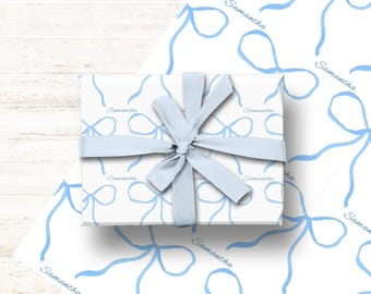 Personalisiertes Geschenkpapier mit blauen Schleifen: Elegante Geschenkverpackung