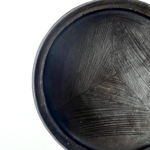Kânâh bowl in smoked clay, Abron crafts | Ivory Coast | Ø 15-17 cm diameter | Raw bowl | African bowl image 2