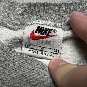 Nike LSU Football 97 Crew, kastenförmiger Swoosh in der Mitte, Y2K-Logo USA 90 Bild 8