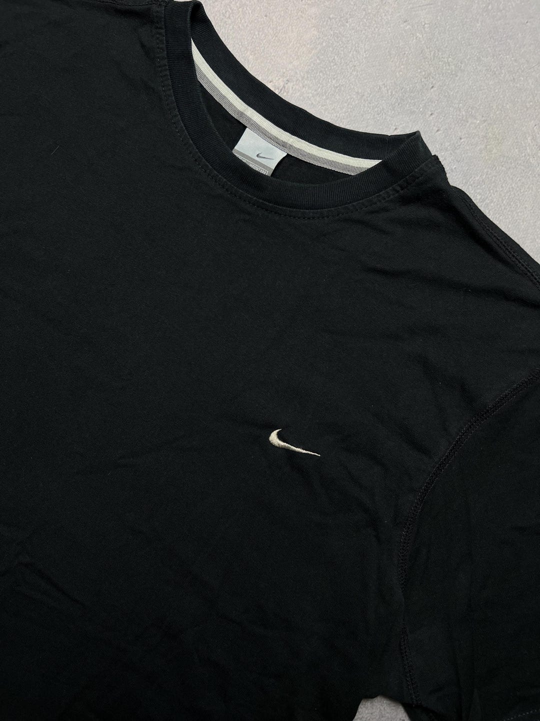 Nike Tee Vintage 90s Nike Central Logo Swoosh T-shirt Y2k - Etsy