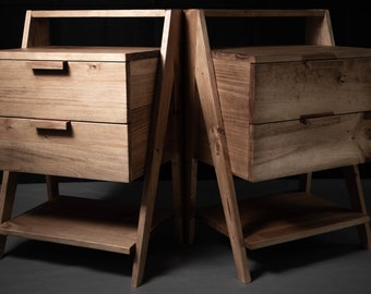 Comodino ispirato ai mobili scandinavi. Design originale. Rustico, lavorazione artigianale del legno. Comodino.