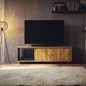 Handgefertigte Media Konsole aus Kiefernholz | Räder | Rustikal | 100–140cm | Benutzerdefinierte Größe und Farbe