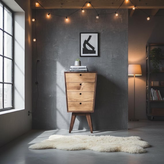 Handgefertigte Abgewinkelte Mini Kommode aus Pinienholz: Mid Century Modern Style