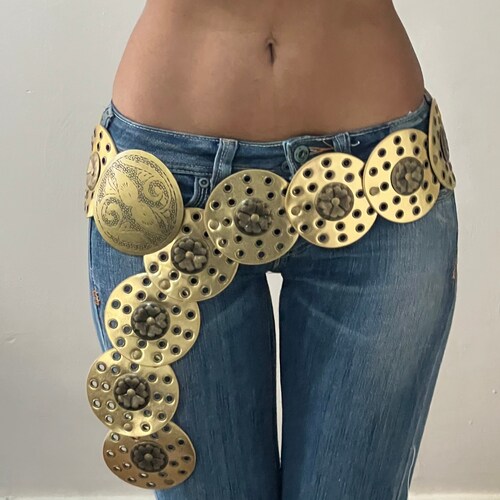 Y2K Concho Disc Belt: Vintage Style Faux Leather Boho Belt  display picture 1