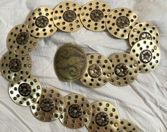 Y2K Concho Disc Belt: Vintage Style Faux Leather Boho Belt  display picture 3