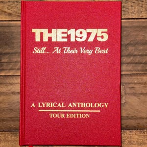 Das 1975 Lyric Book Vol. II - Limitierte Auflage (VORBESTELLUNG)
