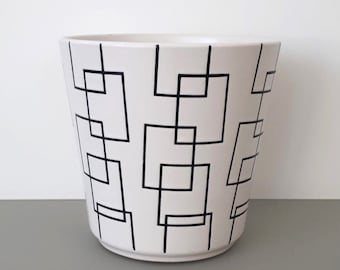 MarilynsVintageNL- IKEA GRÖTÖ White and Black Geometric Ceramic Planter, Plant Pot, Flower Pot- Modernist Design Retro MCM Style- 1990s