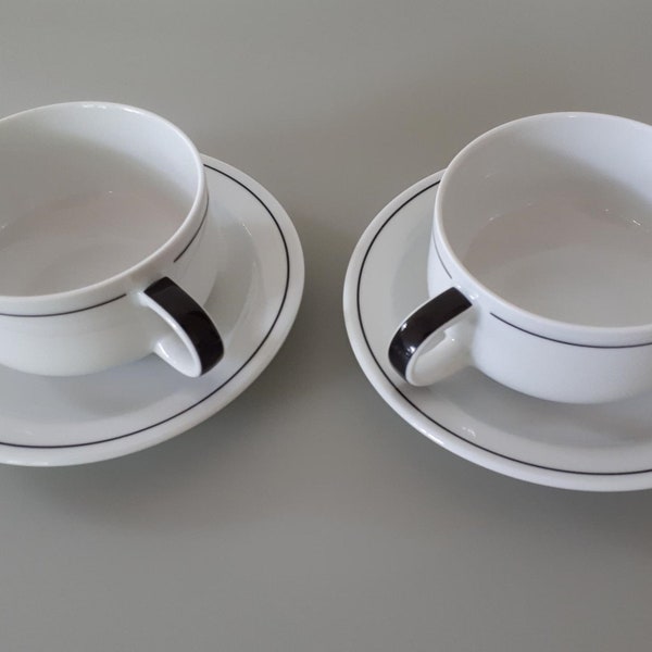 MarilynsVintageNL- ARZBERG Porcelain Tea Coffee Cup and Saucer in White with Black Lines and Black Handle - Made in Germany - Set of 2
