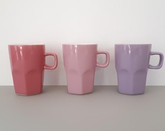 MarilynsVintageNL- Set of 3 - YVES ROCHER LBVYR Mugs, Cups with Hexagonal Base and Square Handles - Pink, Purple Caffe Latte Mugs