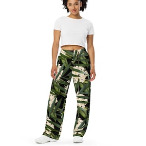 Wijde broek met tropische palmbladprint, comfortabele uniseks loungewear, bloemen botanische plantenprint stijlvol ontspannend cadeau, schattige palazzobroek