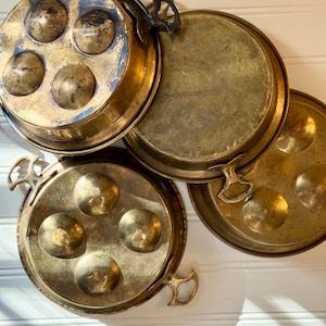 Vintage Brass Egg Poacher Pans – Set of 4 with Patina, Rustic French Country Wall Decor, Farmhouse Kitchen Accent