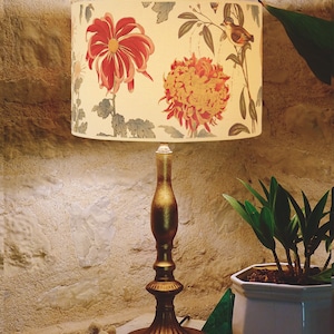 Elegant floral pattern lampshade, contemporary design, for refined interior decoration. Available in lampshade and pendant. Bild 6