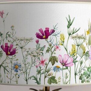 Lampshade for lamp or ceiling suspension Field flowers, wildflowers on white background Solvent-free vegetable-based inks afbeelding 3