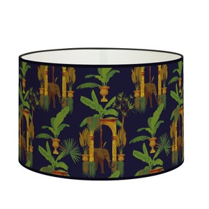 Abat-jour safari en tissu, Motif éléphants et palmiers , Luminaire exotique pour ambiance aventurière, Disponible en Abat-jour et Suspension