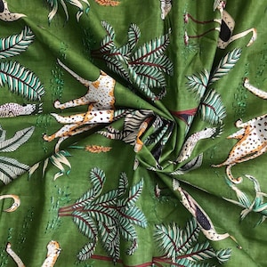 Tela de algodón indio estampado de selva cortado a medida verde mujeres visten tela de tapicería imagen 6