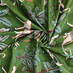 Indian Cotton Fabric Jungle Print 🌿
👗 Perfect for Women's Dresses and Upholstery