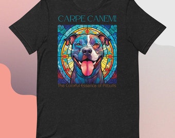Regalo de una vibrante camiseta de Pitbull con vidrieras: Carpe Canem, ¡diseño artístico único para los amantes de los perros!