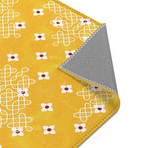 Gelber Blumenteppich Puja Teppich Einzigartiges Design Traditionelles Desi Design