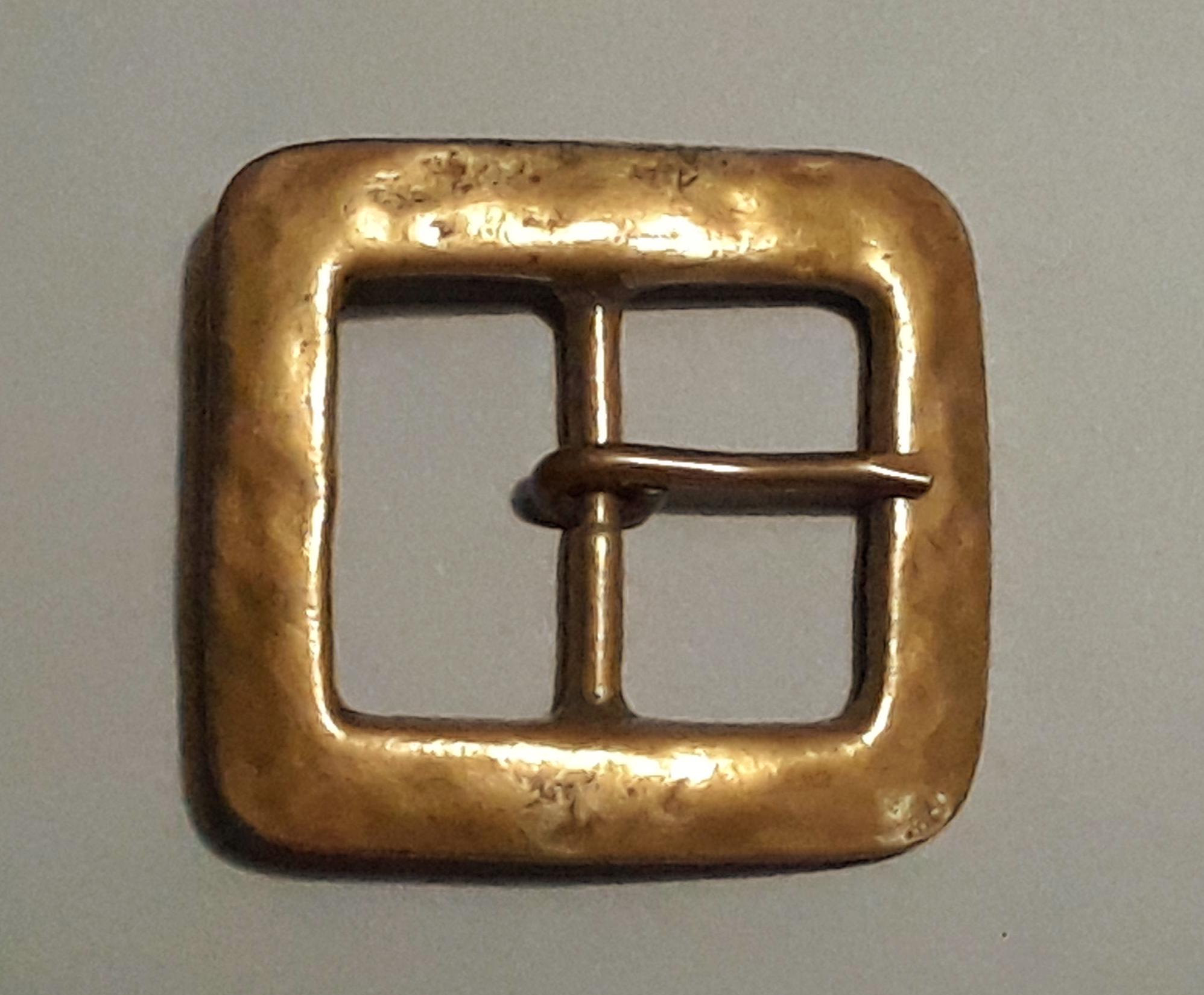 VINTAGE‎ ANTIQUE ART DECO RED PLASTIC & GOLD BRASS SQUARE BELT BUCKLE 2-1/2\