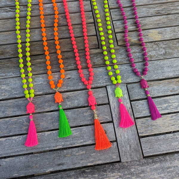 Buddha Kette lang Neon Holzperlen Quaste