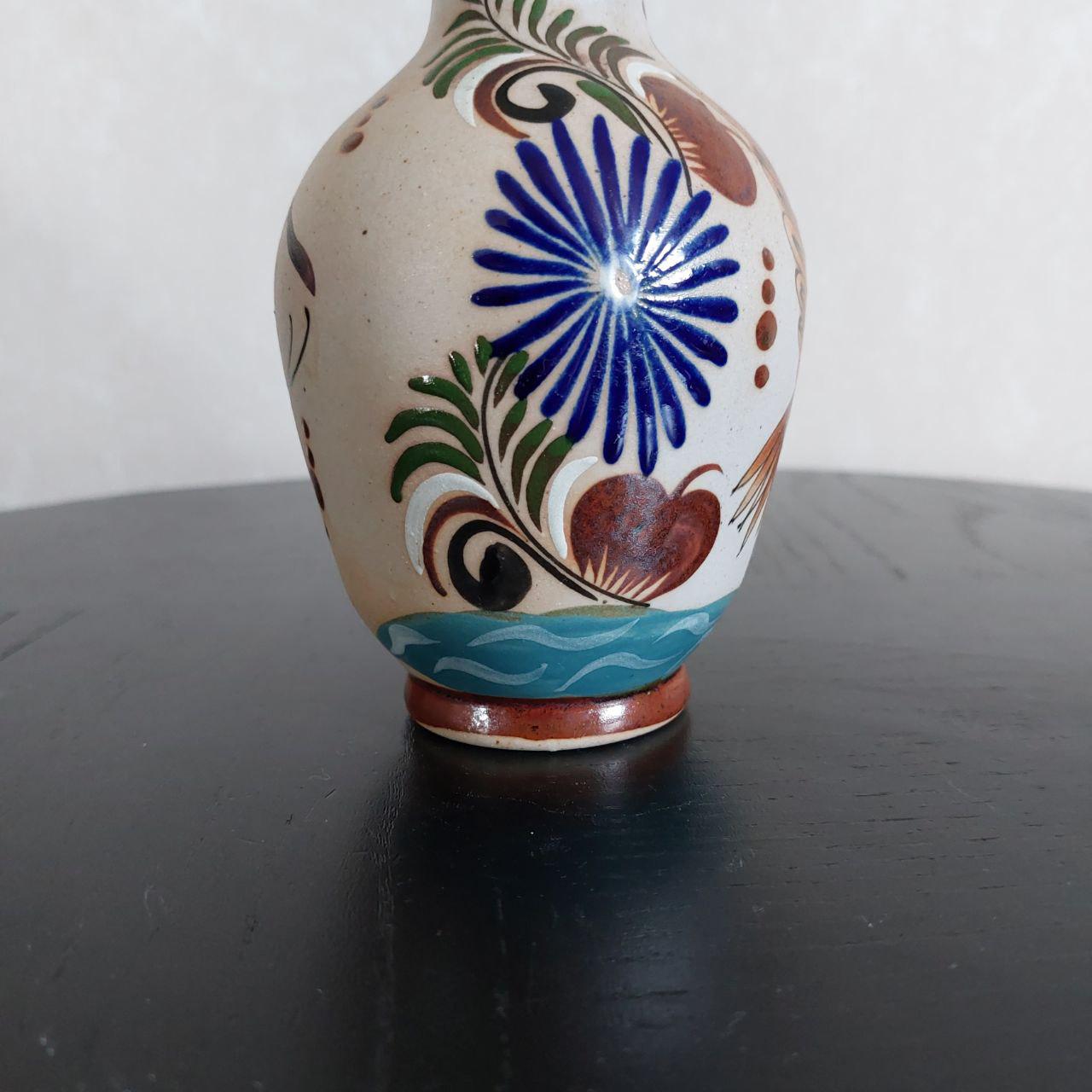 ヴィンテージ トナラ陶器の花瓶：手描きのメキシコの鳥と花のモチーフ