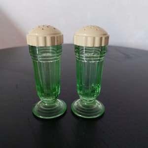 Hazel Atlas Uranium New Century Footed Salt and Pepper Shakers, Green Uranium Depression Glass Shakers, Plastic Lids