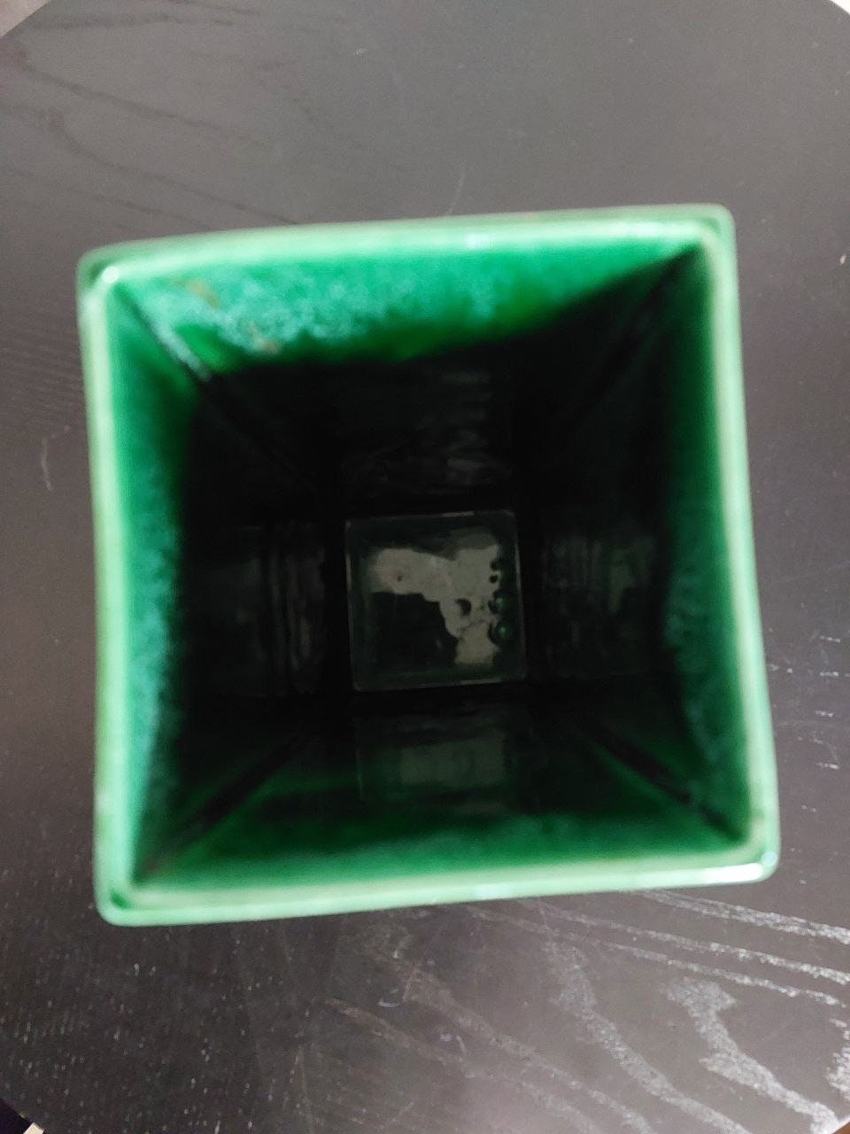 ヴィンテージフォレストグリーンアート陶器花瓶：鳥と熱帯雨林の