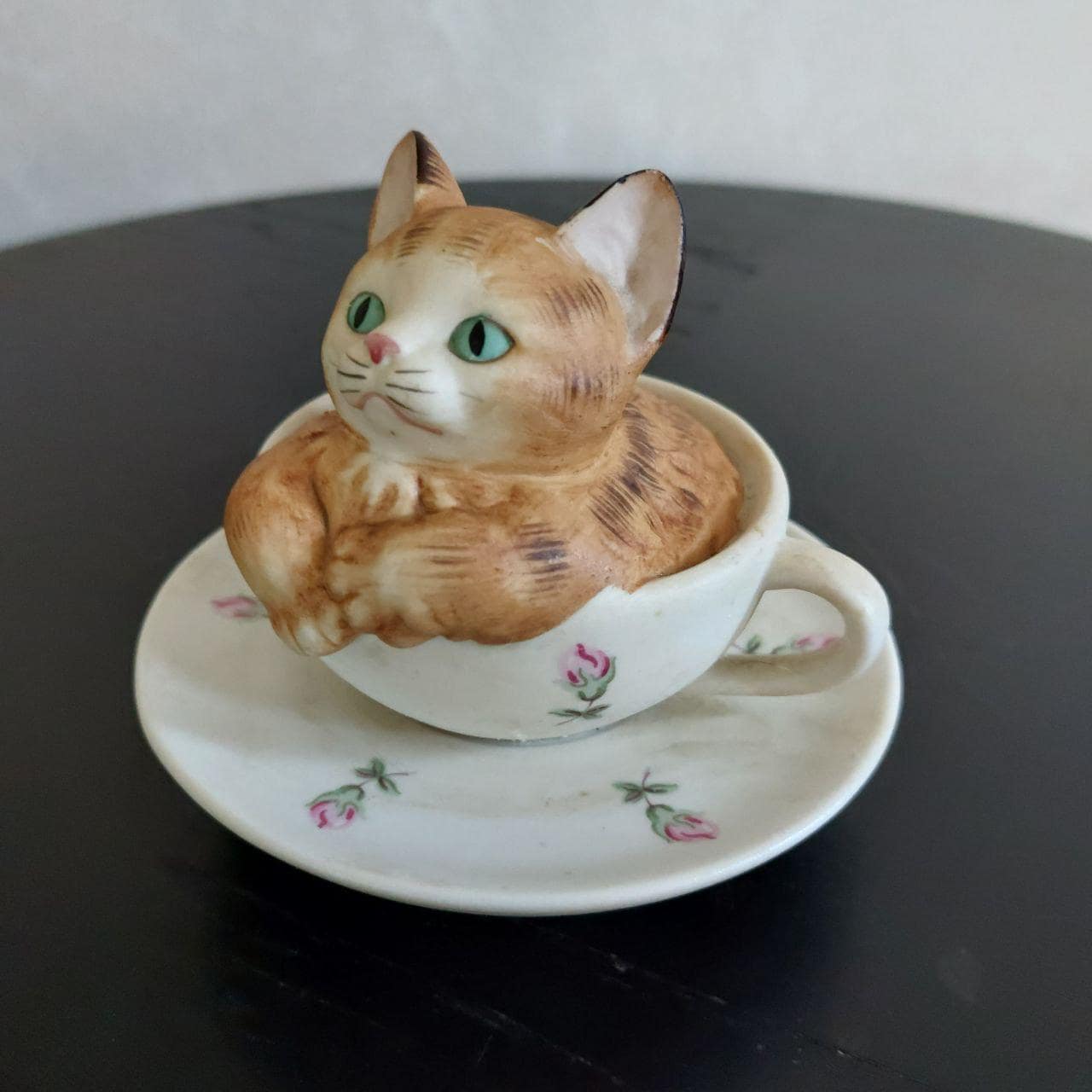 【チョコメルさま】vintage cat ୨୧ ベイビーフェイス 猫ちゃん Vintage Mann Kitten in Teacup Music Box: Rotating Ceramic Orange