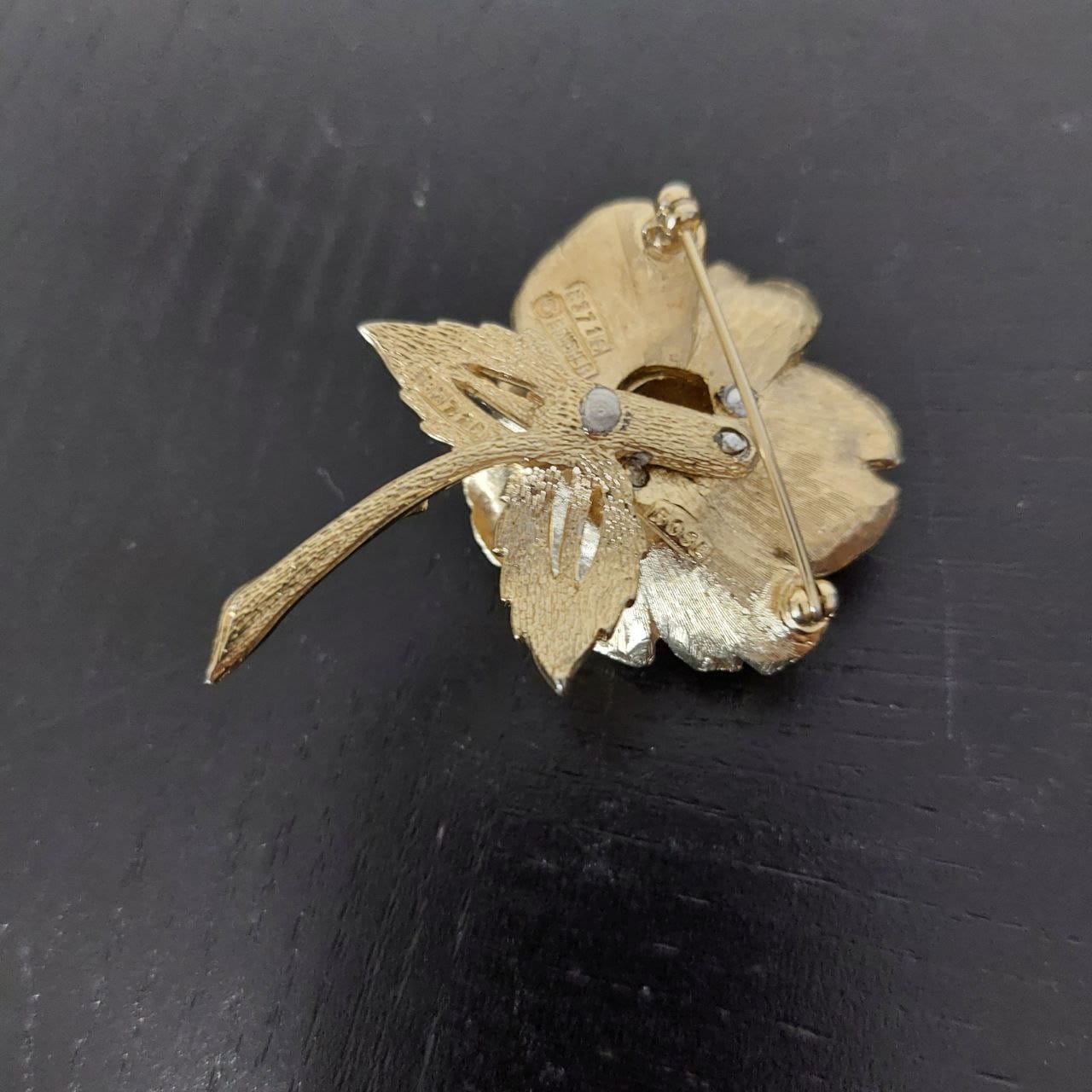MARCEL BOUCHER ヴィンテージ マルセル ブーシェ ローズブローチ Marcel Boucher Rose Brooch - 1962-1965 - 5mm Cultured Pearl