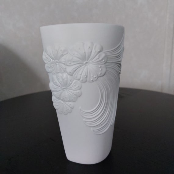 Society6 ケース je m'en fous by Basilique Mirrored Vase Pave Accent Radiant Pink Forever Roses Genuine