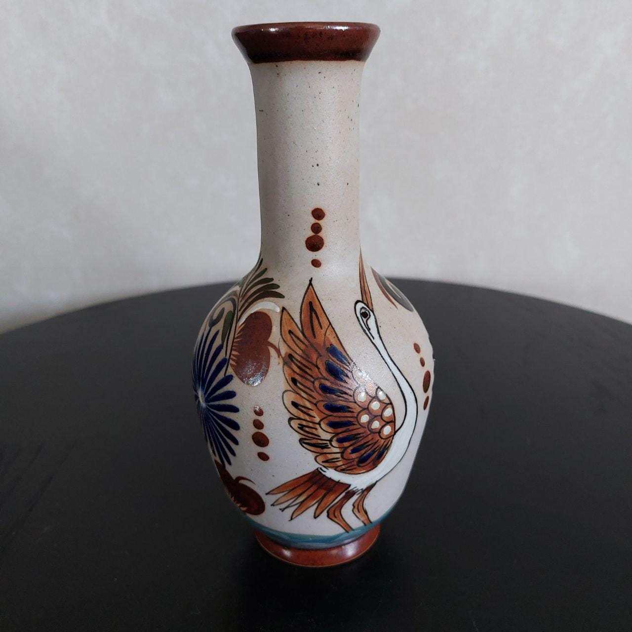 ヴィンテージ トナラ陶器の花瓶：手描きのメキシコの鳥と花のモチーフ