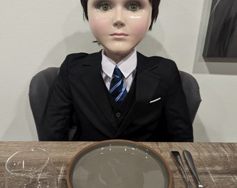 Muñeco de trapo/peluche réplica a tamaño real del Niño Brahms