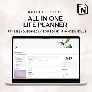 Könnte beinhalten: Ein Laptop-Bildschirm zeigt eine Notion-Vorlage für einen Lebensplaner. Die Vorlage enthält Abschnitte für Fitness, Haushalt, Vision Board, Finanzen und Ziele. Der Bildschirm zeigt auch einen Kalender, eine Einkaufsliste und einen Abschnitt für anstehende Aufgaben. Der Laptop befindet sich auf einem weißen Hintergrund mit einem wolkenartigen Muster.