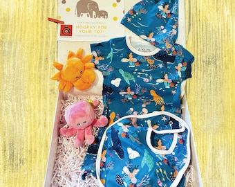 Newborn Baby Gift Set Ocean Print Bamboo Baby Onesie, Bib, & Knotted Hat -Plush Crab and Octopus -Under the Sea Baby Shower Gift Set